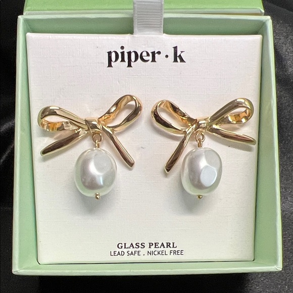 Piper K | Bow Pearl Earrings ✨ - Picture 1 of 6